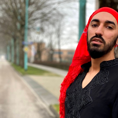 Baksteen - Sadiq-a vertelt over diens leven als queer moslim